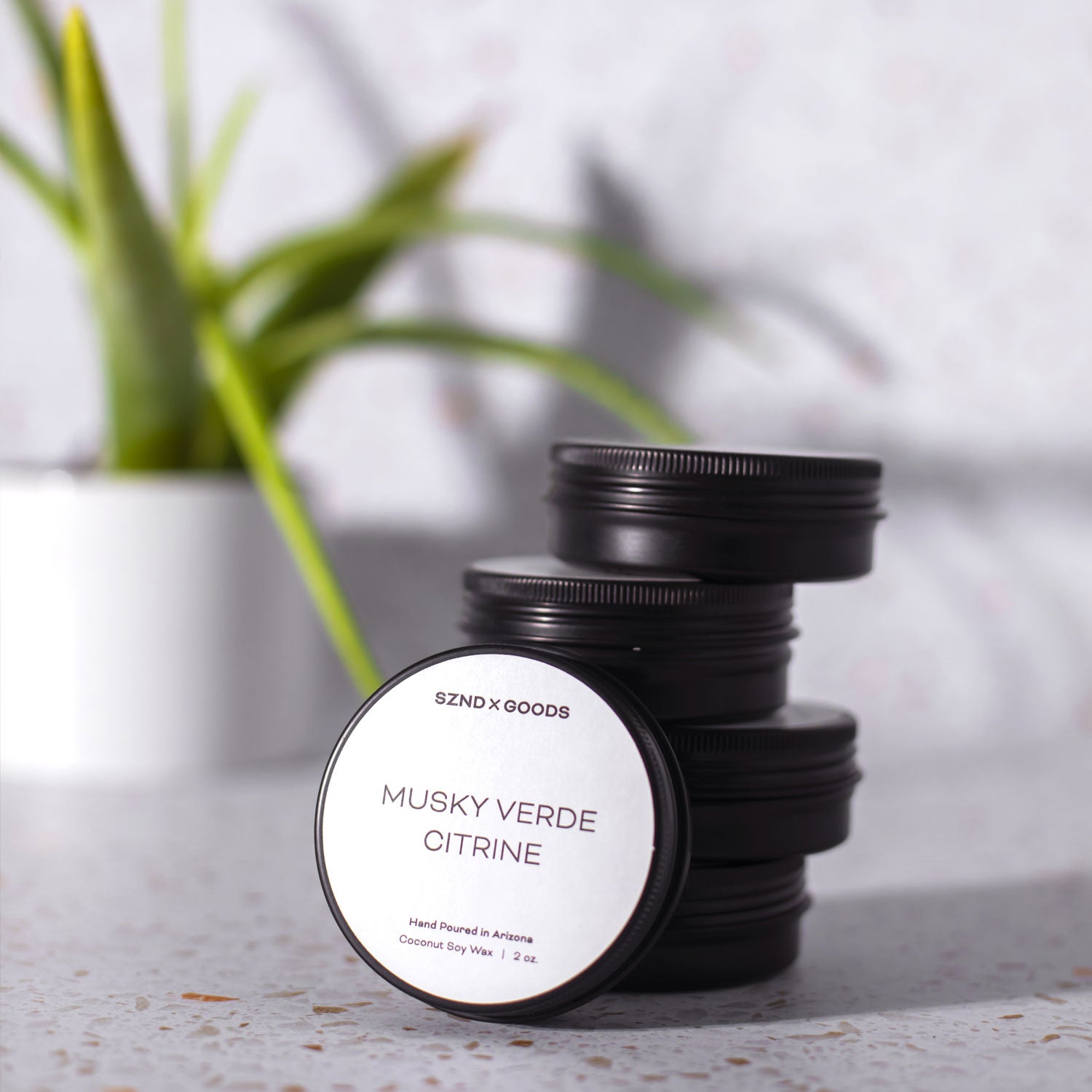 Musky Verde Citrine tin candle